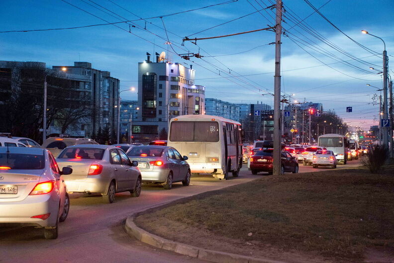 8-балльные пробки образовались на дорогах Нижнего Новгорода