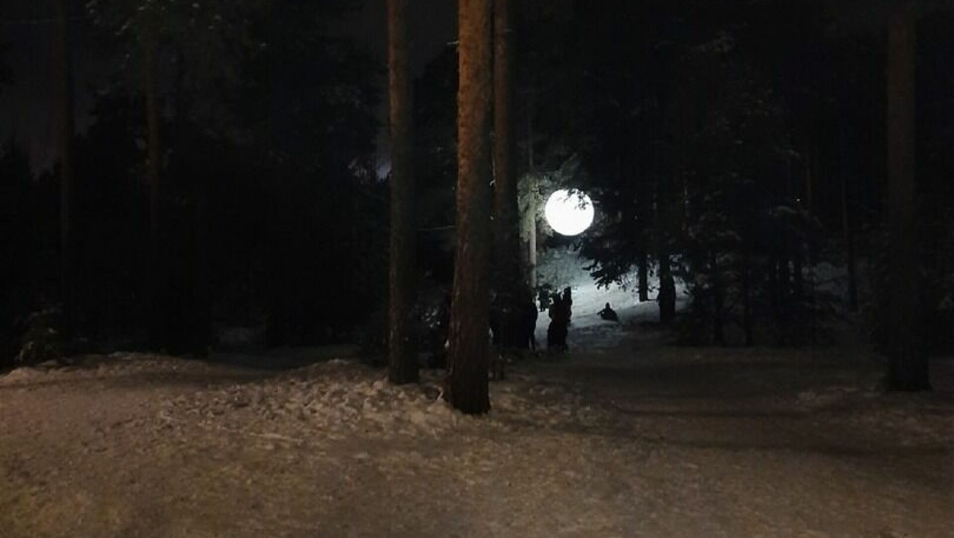 Ночь 21 22 июня. Суперлуние явление Нижний Новгород. Сегодняшняя Луна. Луна близко к земле. Луна 22 января 2023.