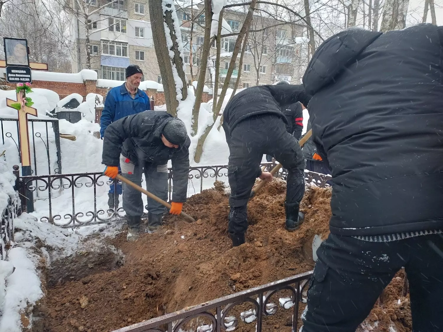 Дину Немцову похоронили в Нижнем Новгороде