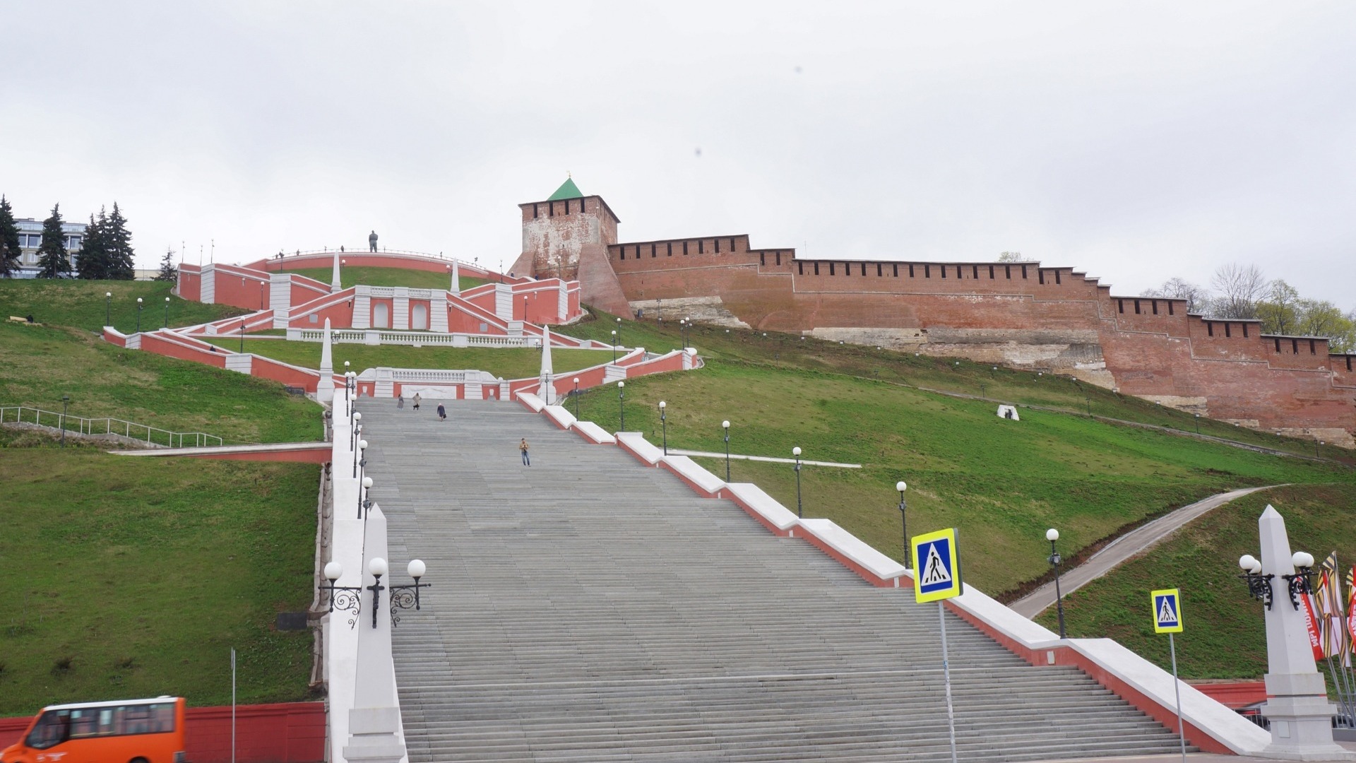Чкаловскую лестницу отремонтируют после обрушения штукатурки в Нижнем Новгороде