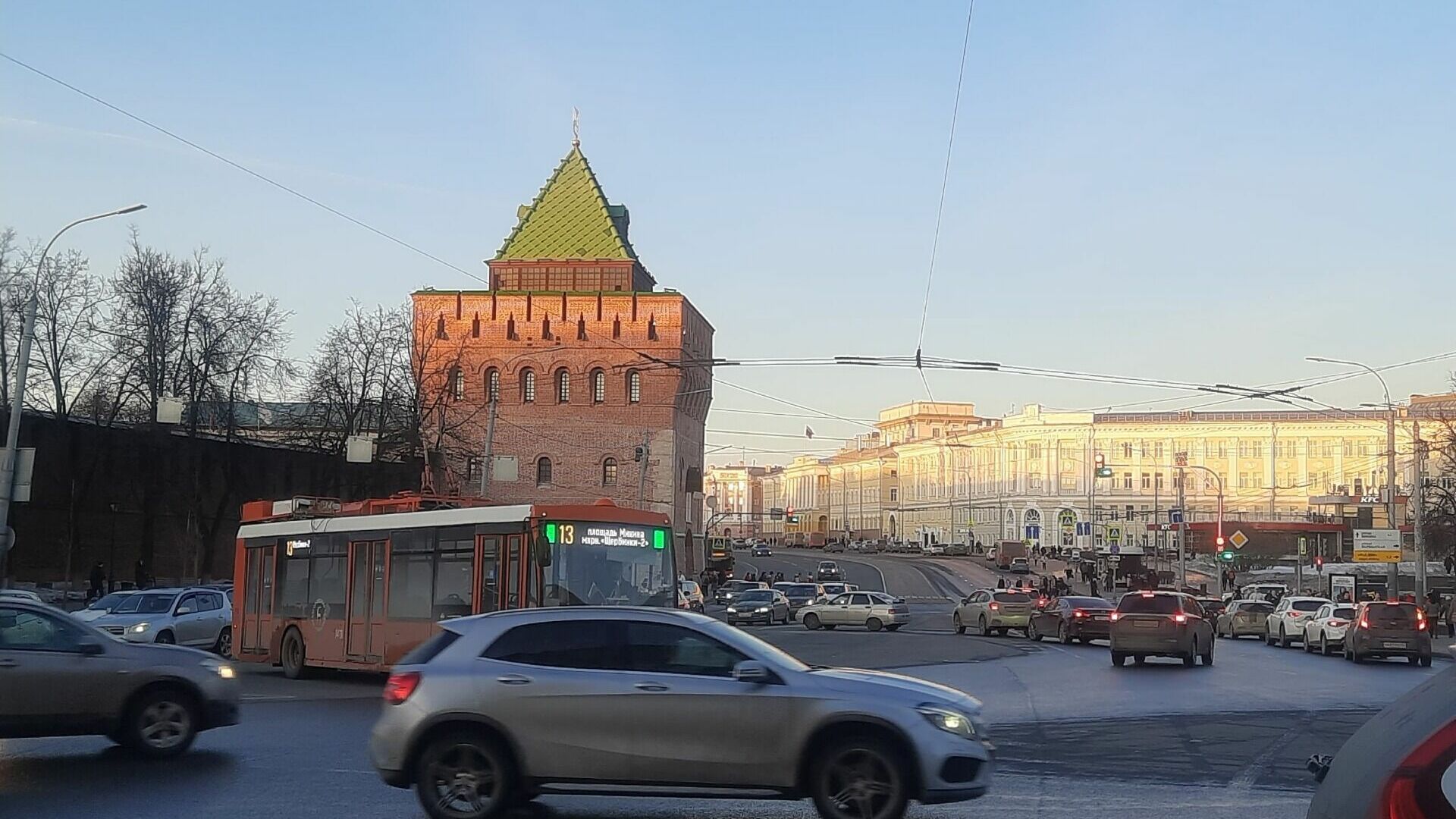Пробки в Нижнем Новгороде достигли 8 баллов вечером 28 марта