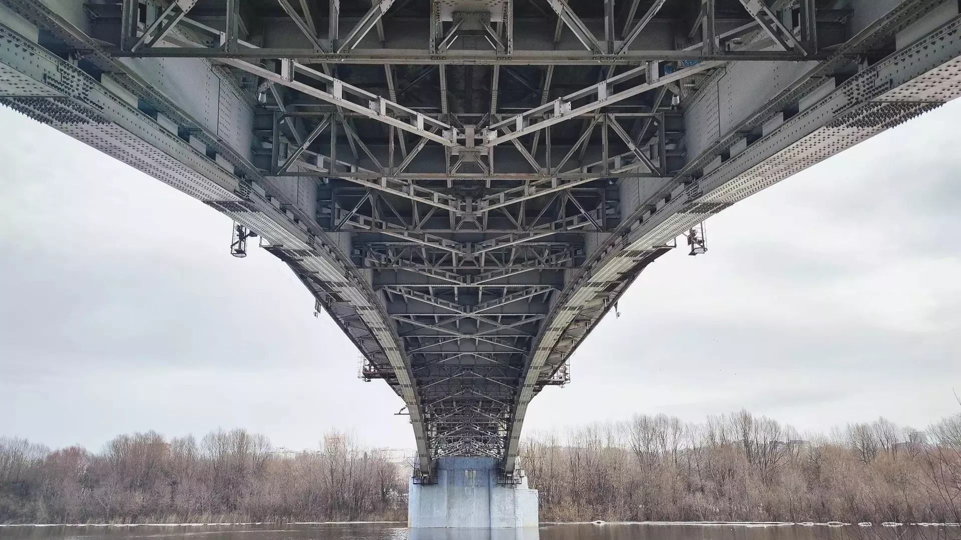 Мосты ремонтируют в Нижнем Новгороде 