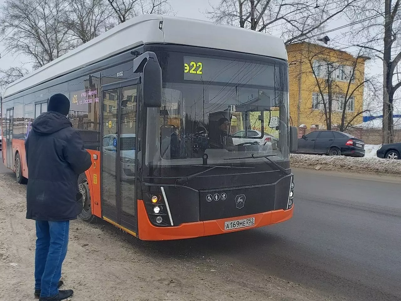Электробус №22 в Нижнем Новгороде снаружи