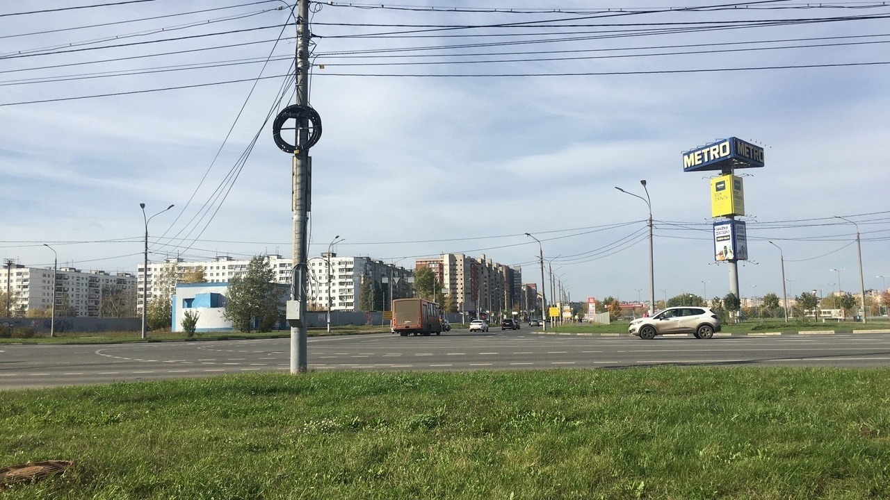 Ограничения снова ввели на улице Акимова из-за работ на инженерных сетях