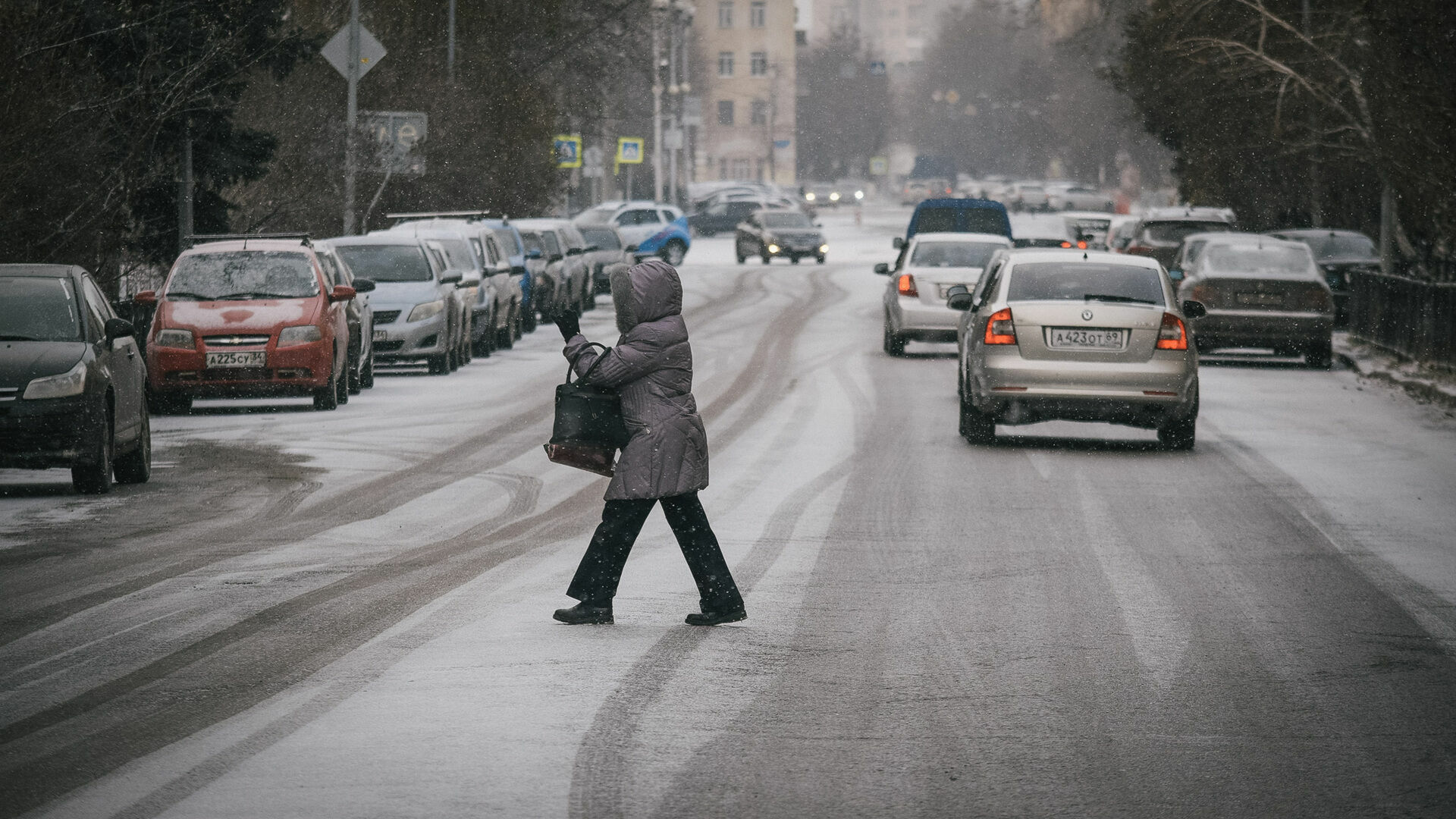 Назван виновный в сходе снега с перехода на проспекте Гагарина