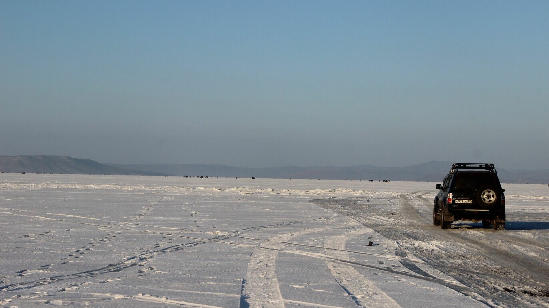 Два рыбака провалились под лед на реке в Нижегородской области