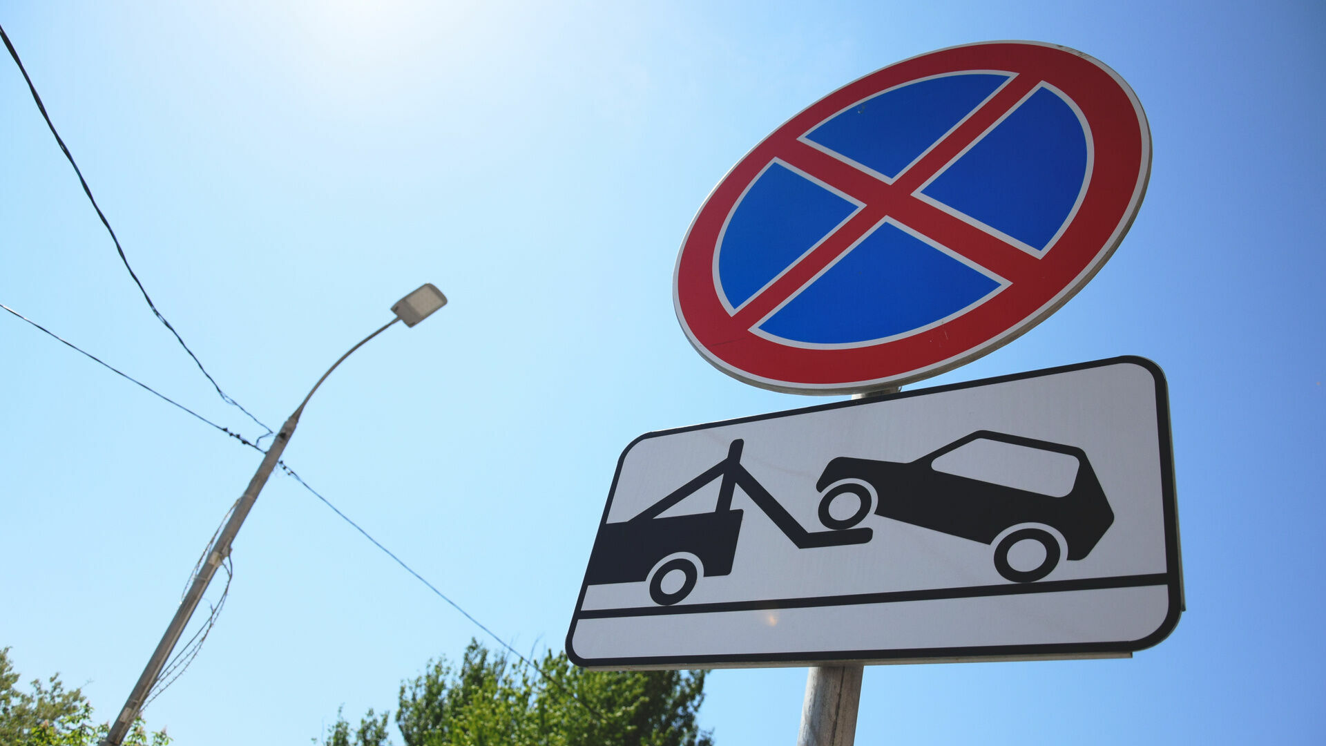Автомобилистам запретят парковаться на трех участках проспекта Гагарина