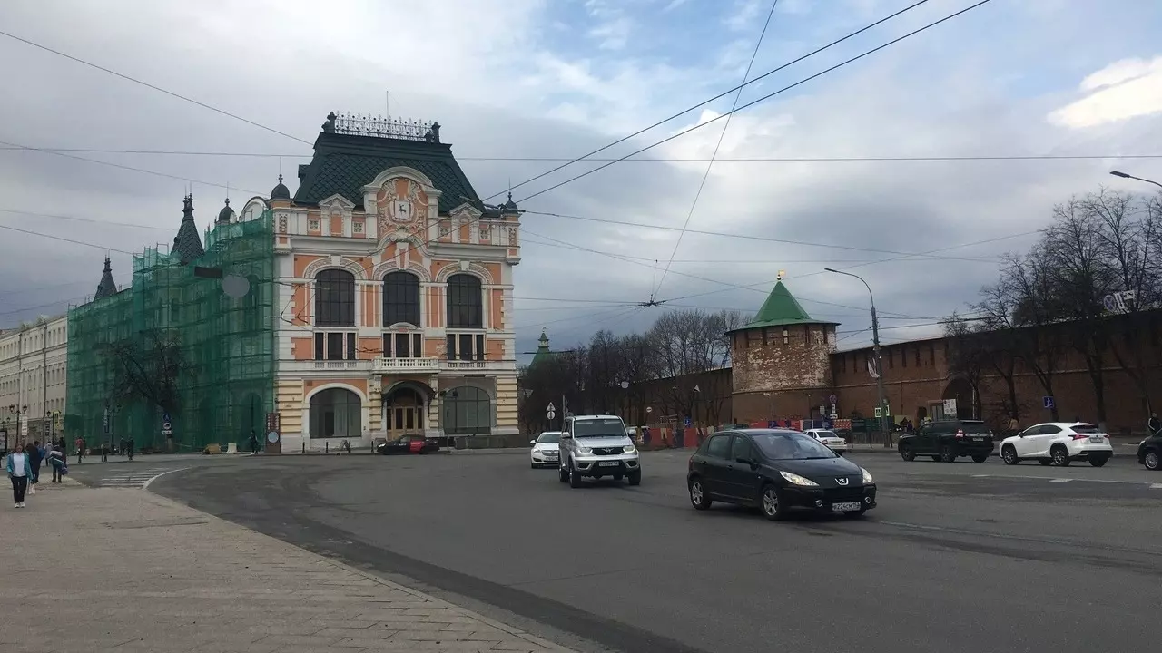 Реставрация Дворца труда затягивается в Нижнем Новгороде