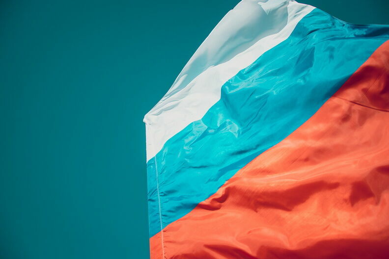 Закупка флагов и гербов для нижегородских школ обойдется в 79 млн рублей