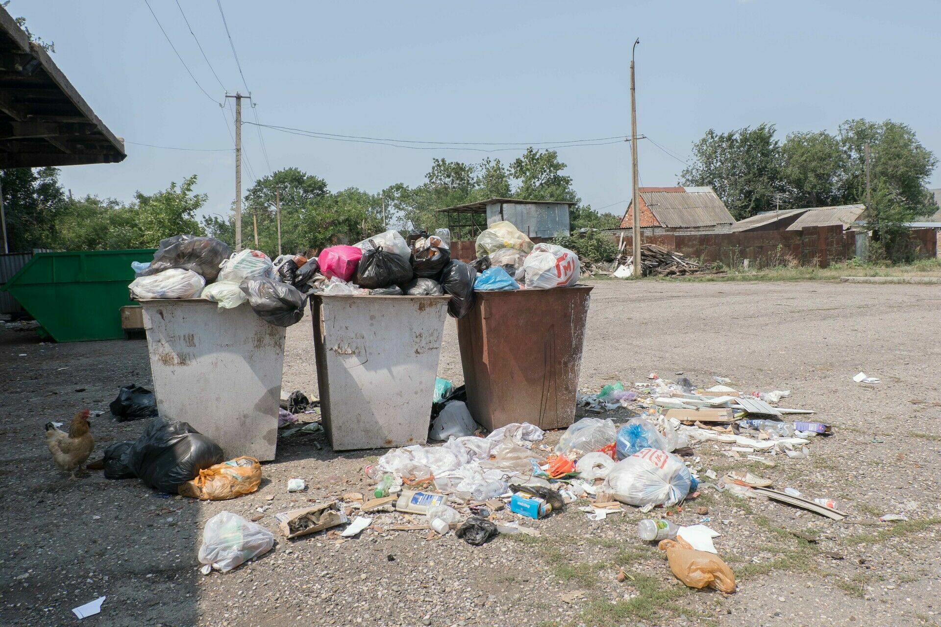 Прокуратура избавила улицу Полярная от залежей мусора