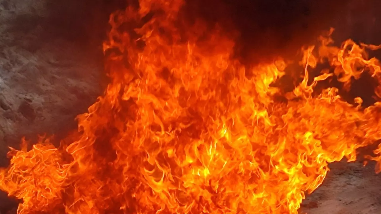 Пожар произошел в торговом центре в Арзамасе из-за ритуального обряда