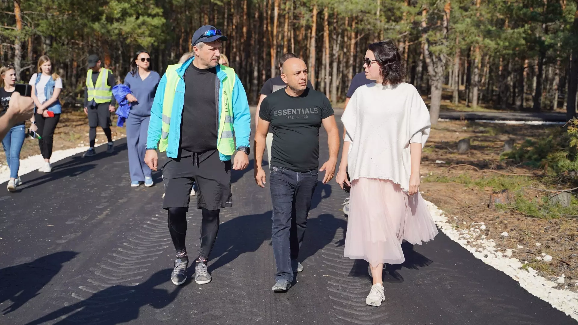 Глава Дзержинска Иван Носков проверил ход строительства лыжероллерной трассы
