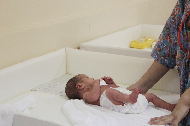 На Бору у матери отобрали новорожденного из-за неготовности теста на коронавирус
