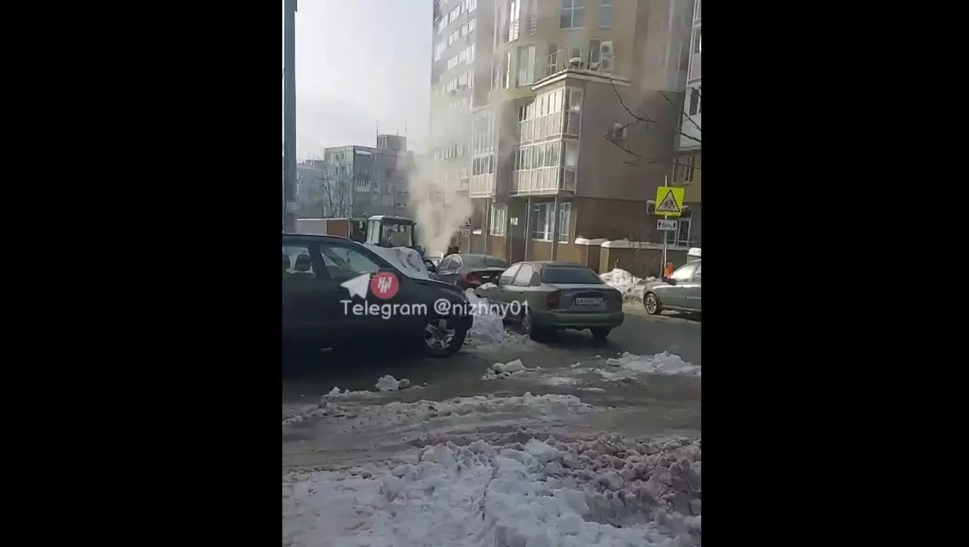 «Гейзер» забил из-под земли в центре Нижнего Новгорода