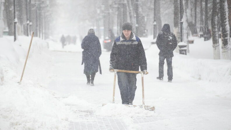 770 дорожных рабочих привлекли к уборке снега в Нижнем Новгороде 30 декабря
