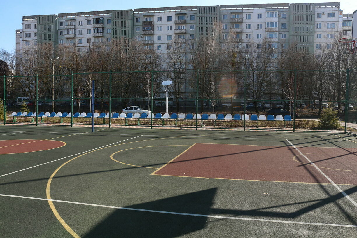 Спортивную площадку снесут ради строительства пристроя к нижегородской школе