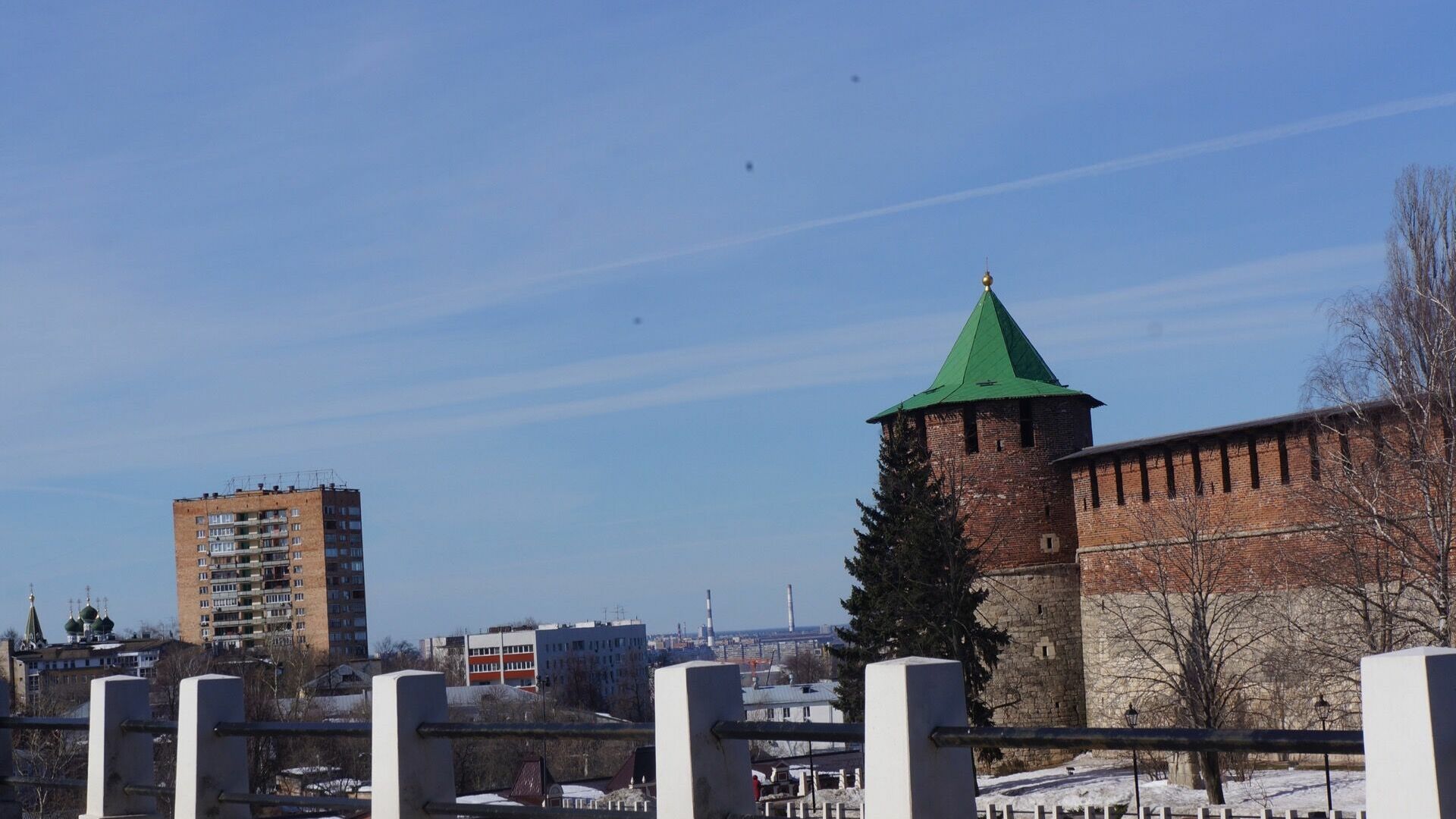 Дефекты появились на лестнице в нижегородском кремле после зимы