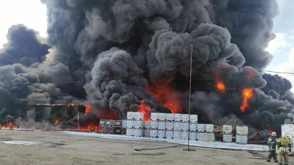 Пожар в промзоне Дзержинска в Нижегородской области