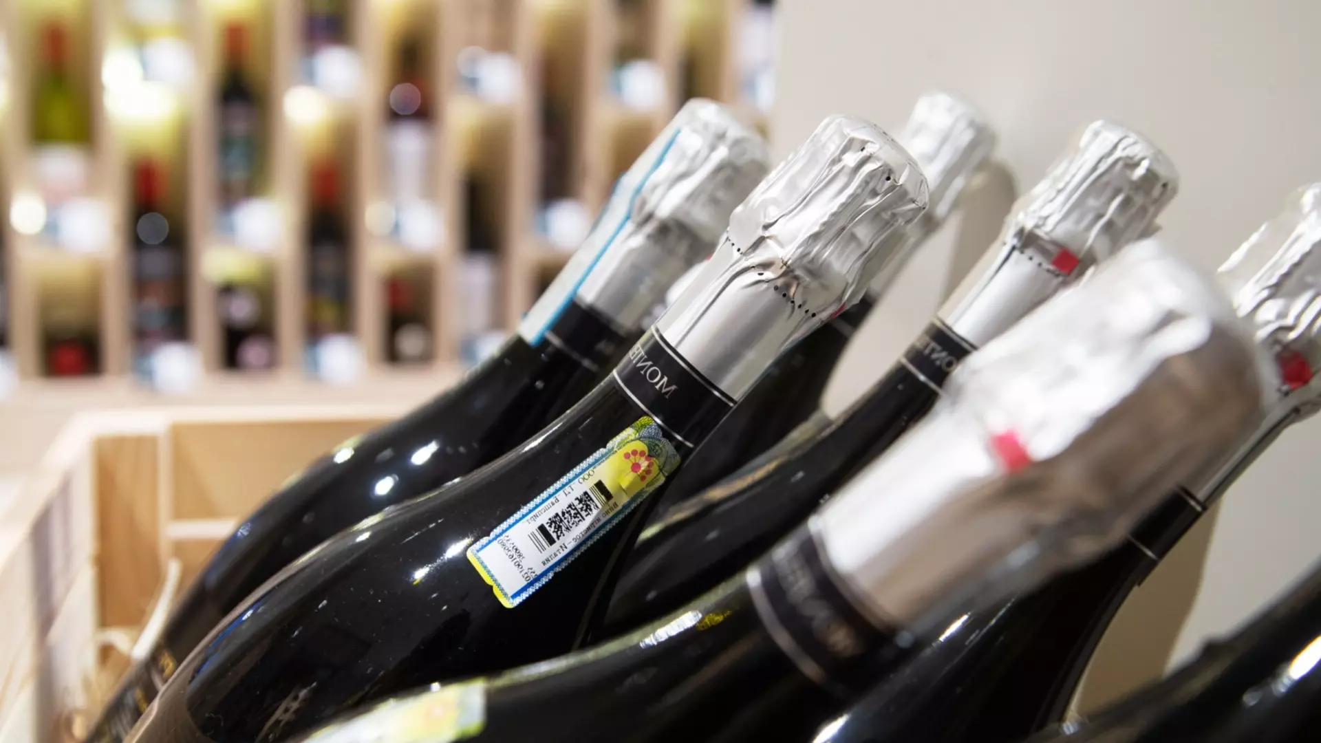 Цены на шампанское в Нижегородской области оказались ниже, чем по России