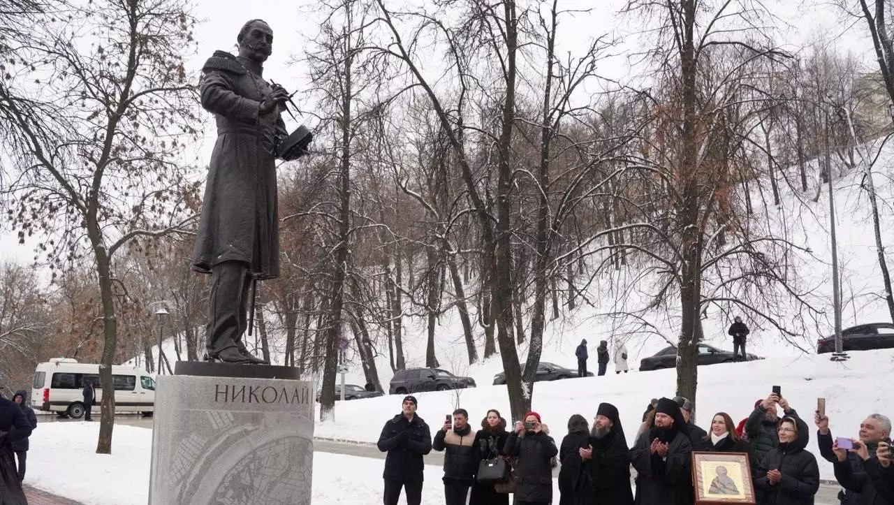 Памятник Николаю I торжественно открыли в Александровском саду
