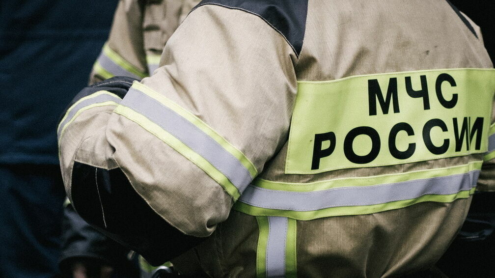 Пожарные спасли 15 человек из горящей многоэтажки в Арзамасе