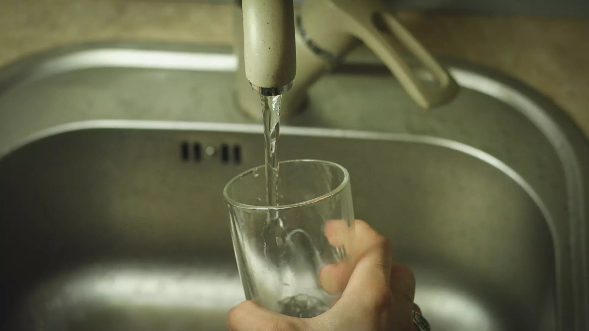 Роспотребнадзор рекомендовал нижегородцам не пить сырую воду
