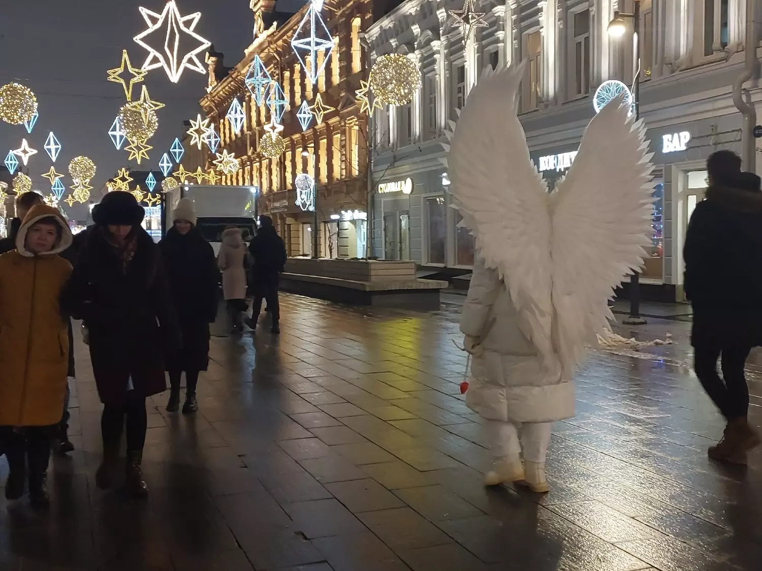 Новогодние фотозоны на Большой Покровской улице в Нижнем Новгороде