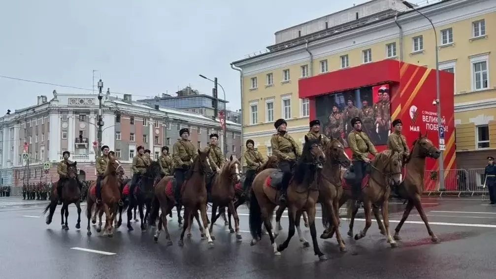 Кавалерийский расчет из состава Казачьего конного клуба на параде Победы