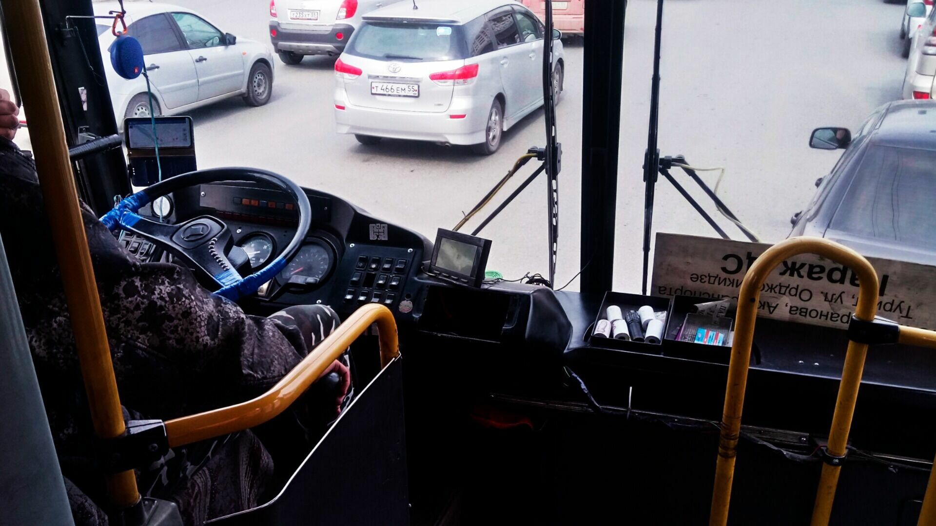 Нижегородцам предложили водить автобусы за 65 тысяч рублей
