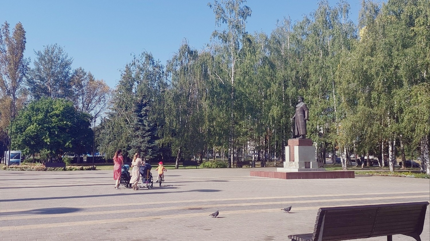 Площадь Жукова