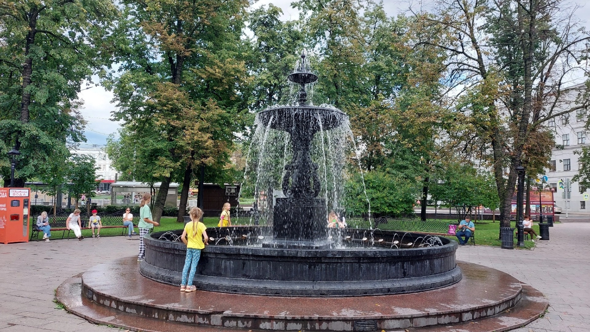 Не все фонтаны отключили в Нижнем Новгороде в День ВДВ