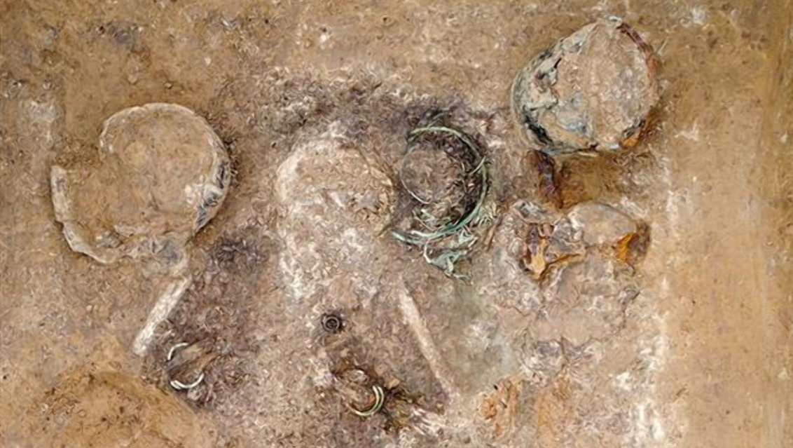 Арабские монеты и старинные украшения нашли в нижегородском могильнике