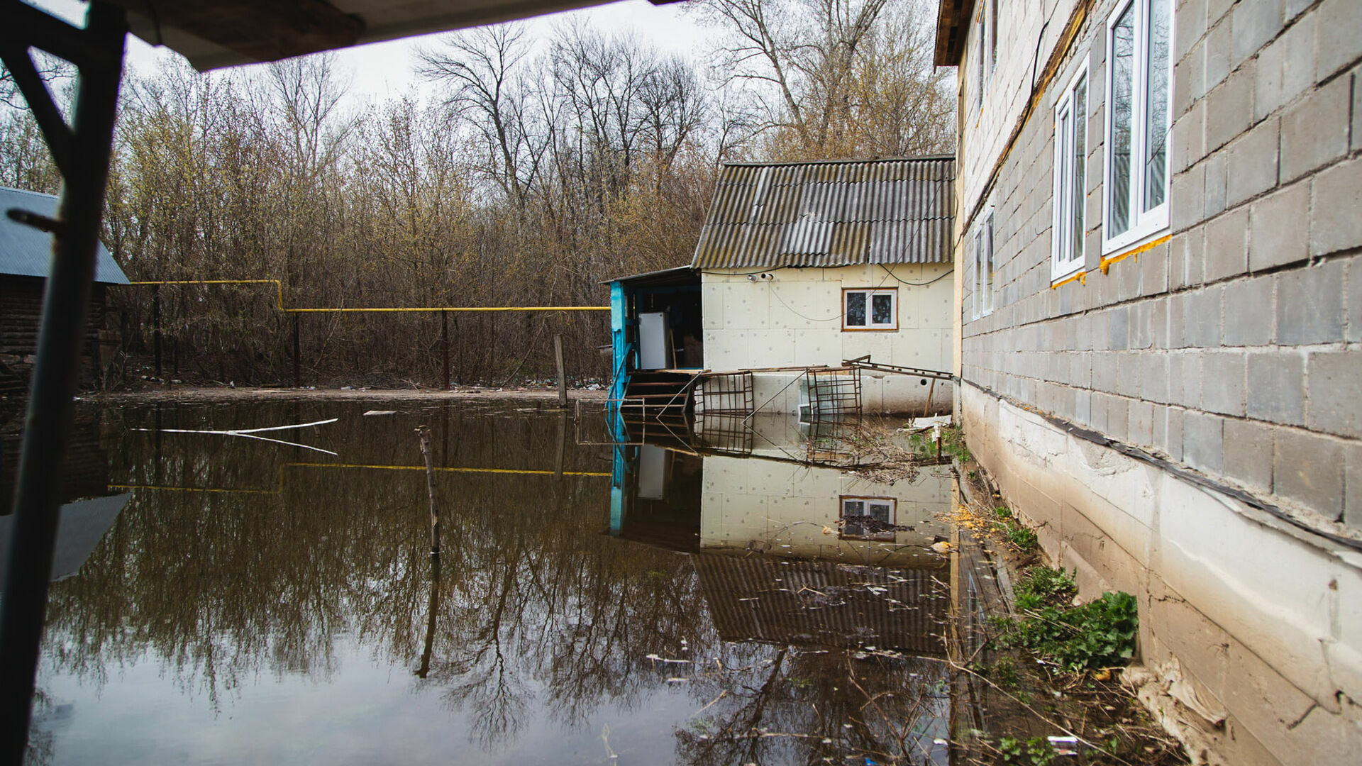 Опасные дожди затопили подвалы 27 домов в Нижнем Новгороде