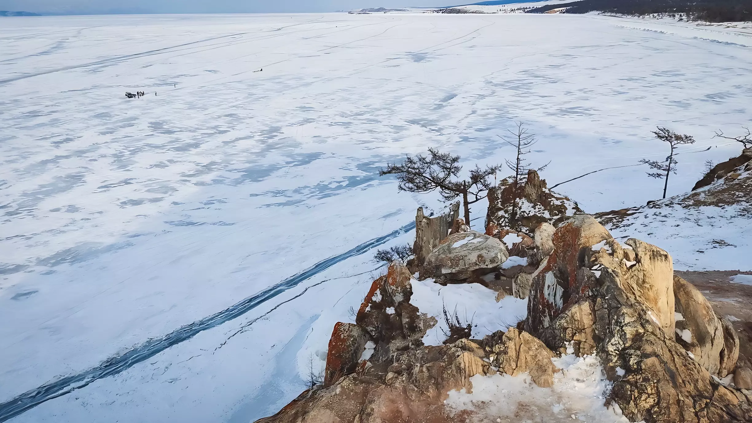 Археологи объяснили происхождение плиточных могил на Байкале