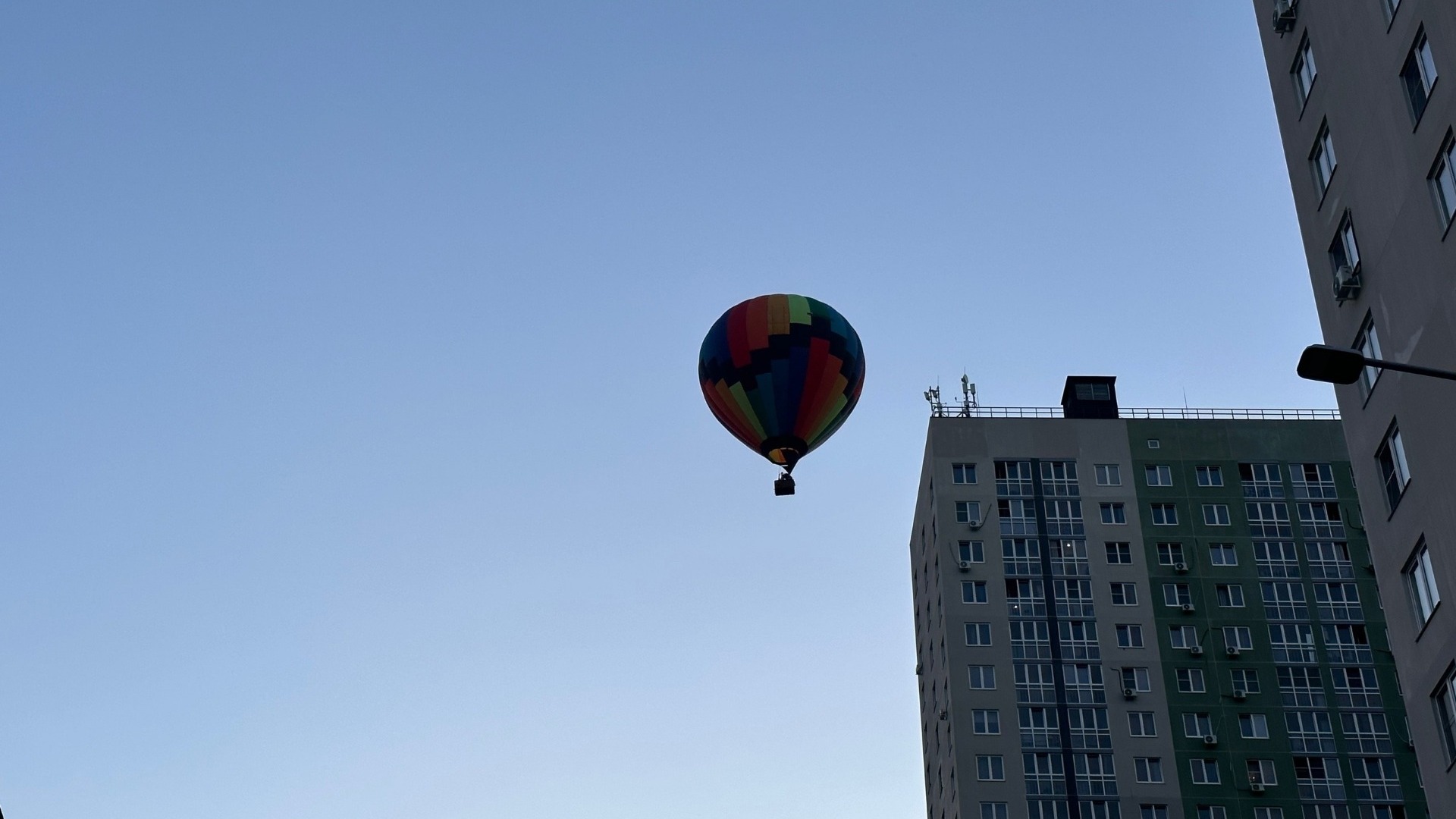 Воздушный шар совершил аварийную посадку в Нижнем Новгороде