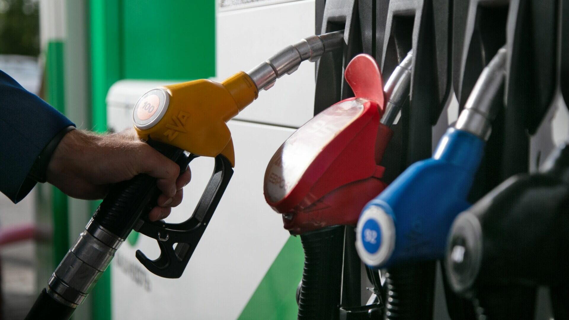 Продажи бензина упали в Нижегородской области на 13,6%