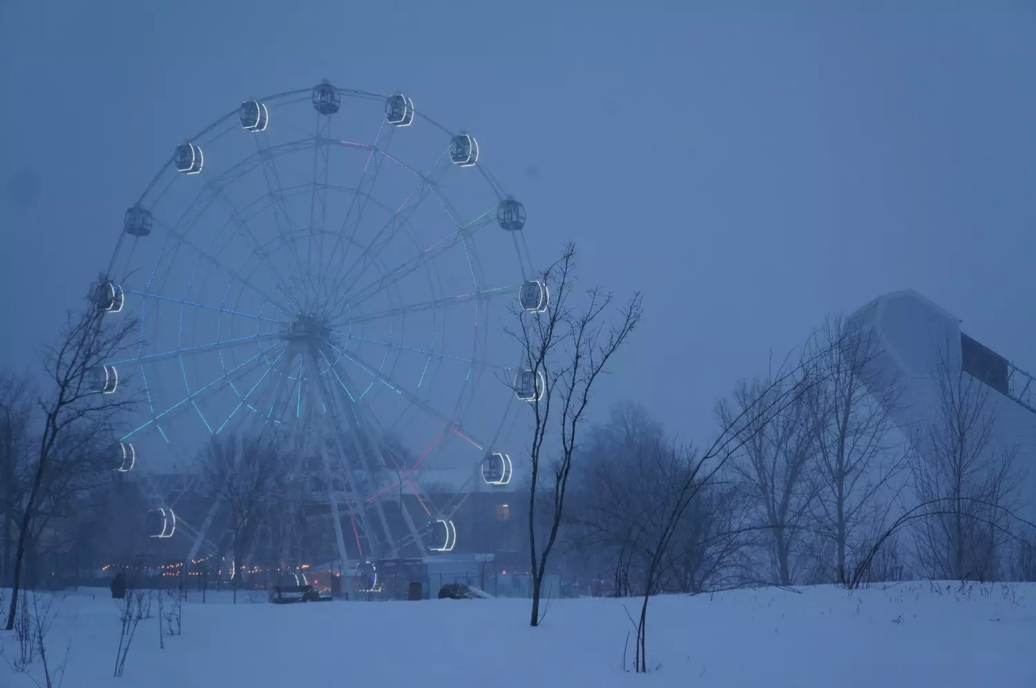 Снег в Нижнем Новгороде идет не останавливаясь