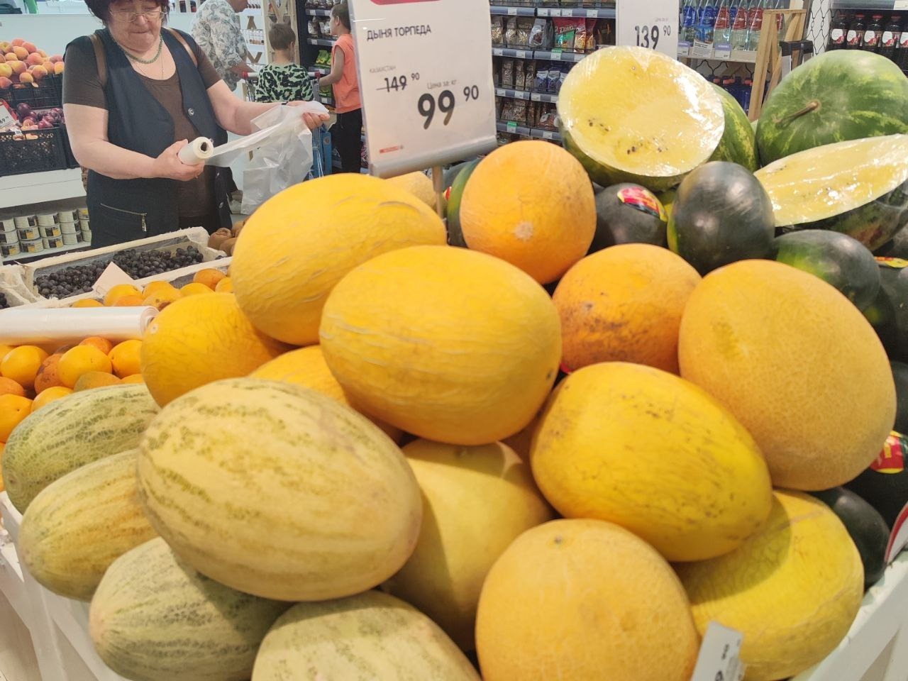 Сколько стоят овощи и фрукты в магазинах Нижнего Новгорода