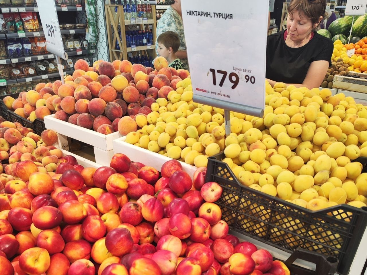 Сколько стоят овощи и фрукты в магазинах Нижнего Новгорода