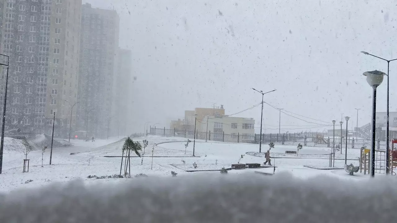 Фото первого сильного снегопада в Нижнем Новгороде