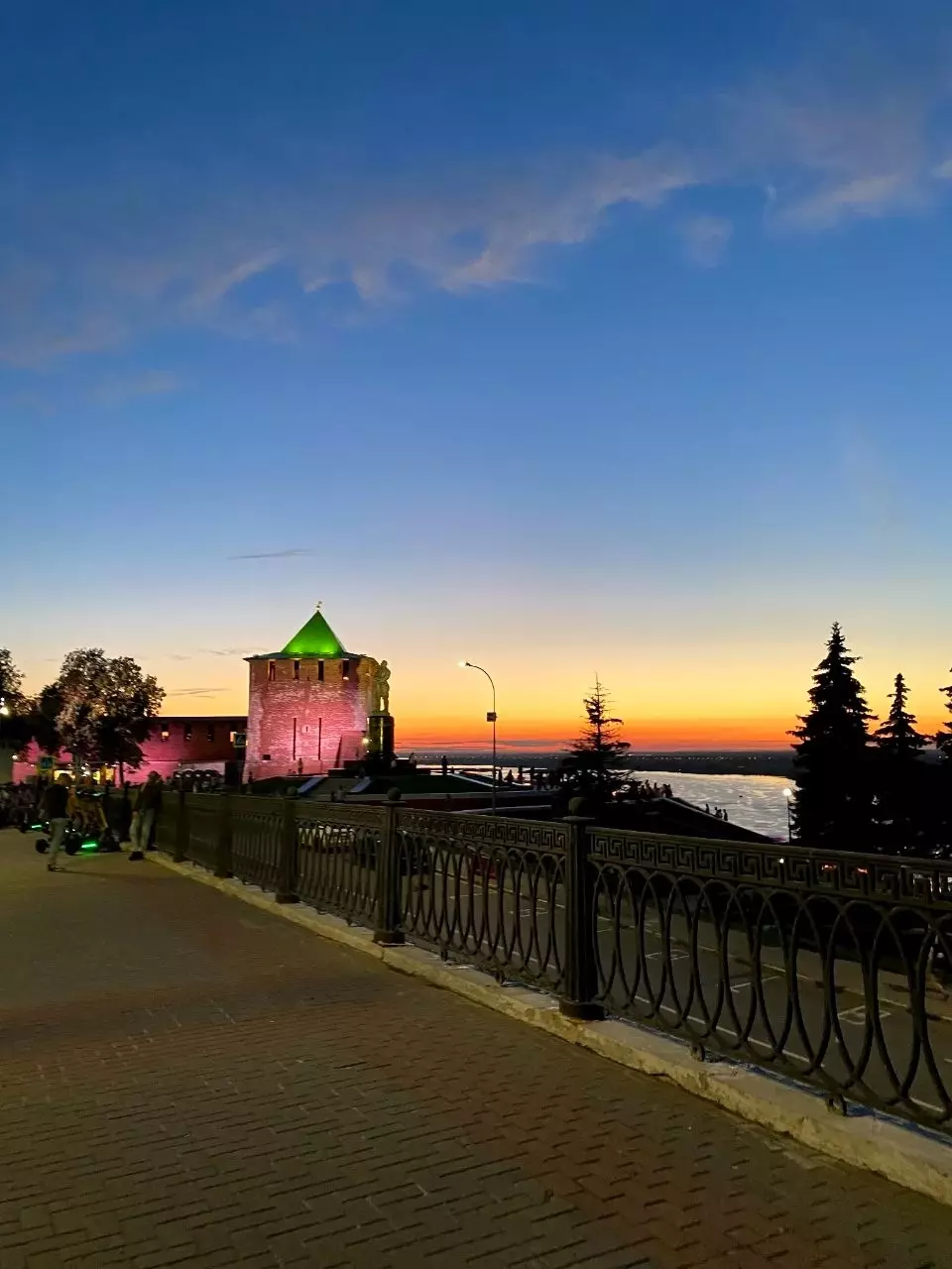 Нижний Новгород — прекрасен своими закатами и видами на Волгу