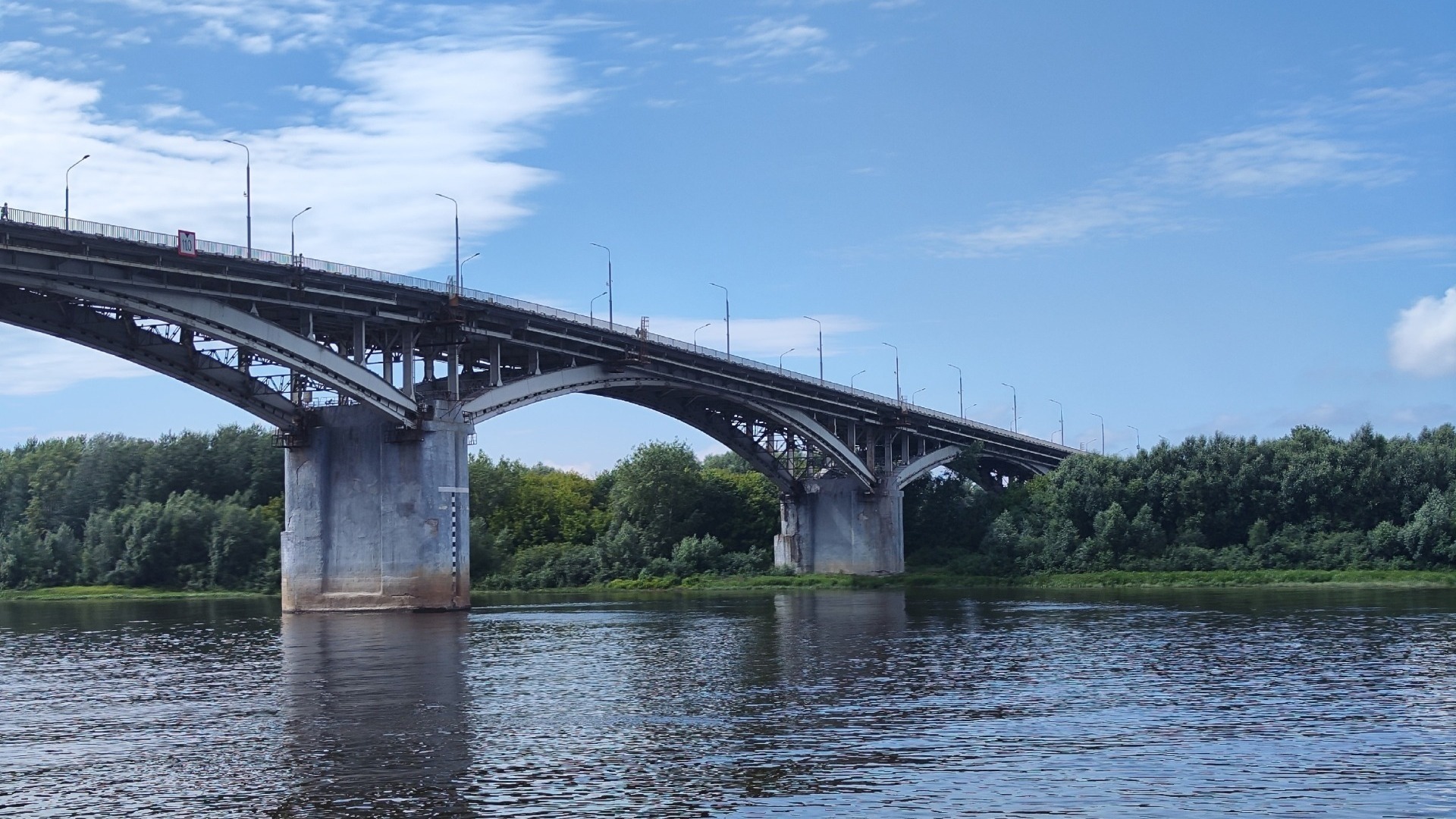 Мужчина упал с нижегородского моста 
