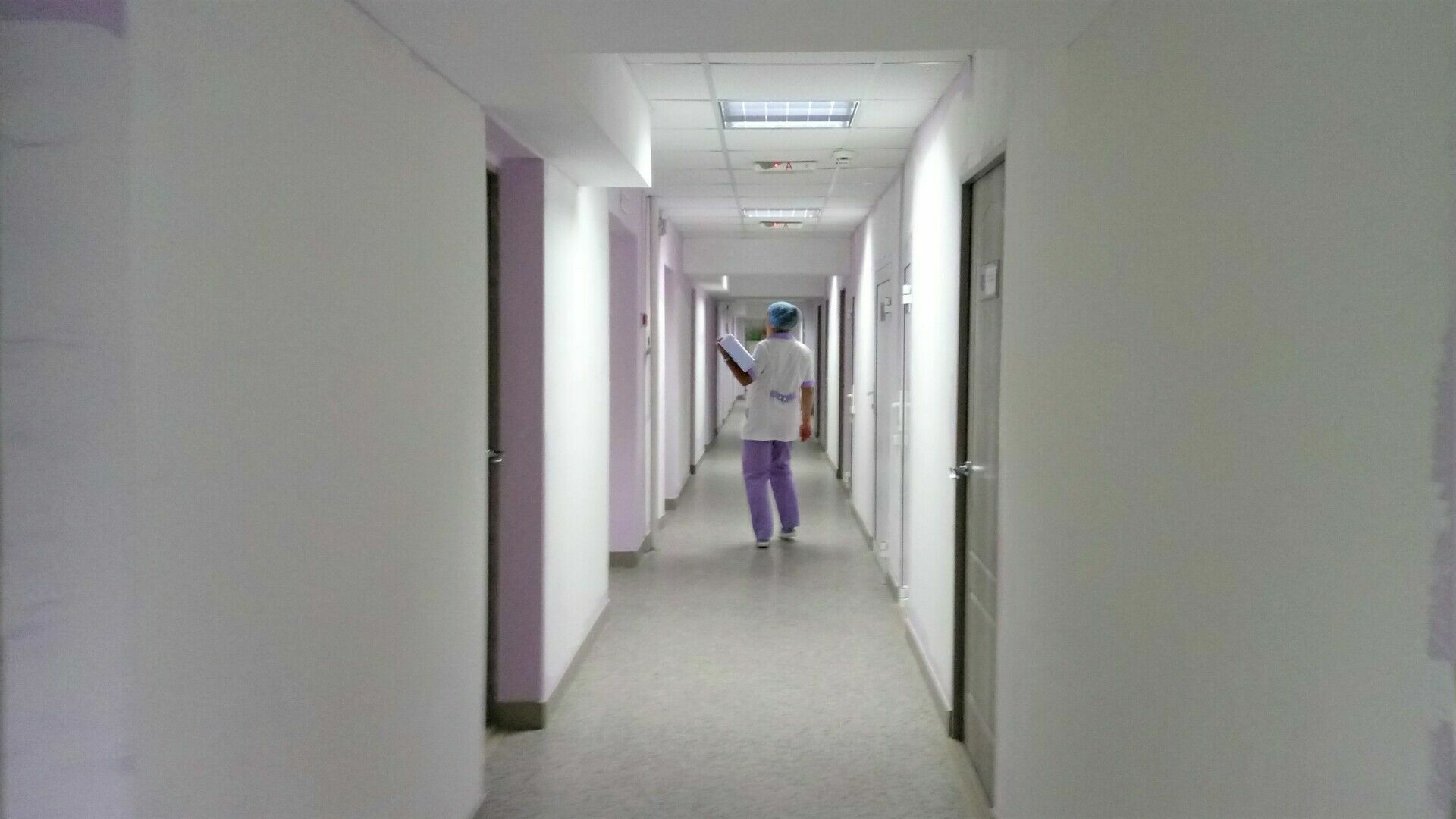 Нижегородская медсестра тяжело травмировалась на работе, принимая душ