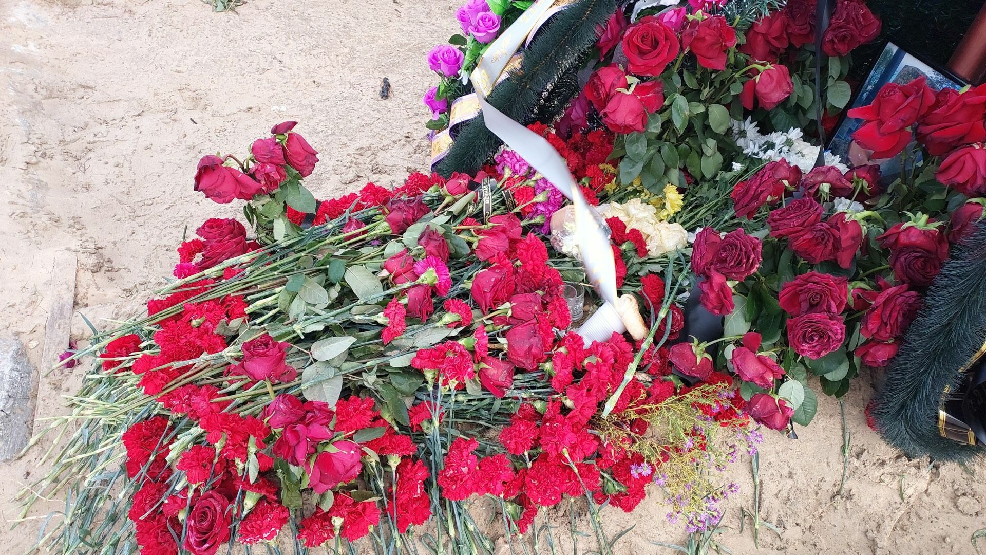 Мемориальную доску в честь погибшего в СВО открыли в Балахнинском округе