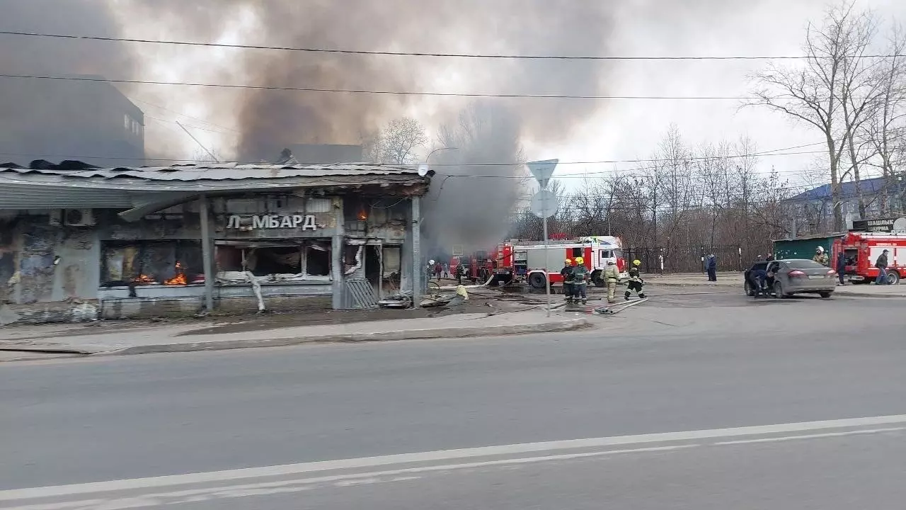 Рынок на Львовской почти полностью уничтожен пожаром