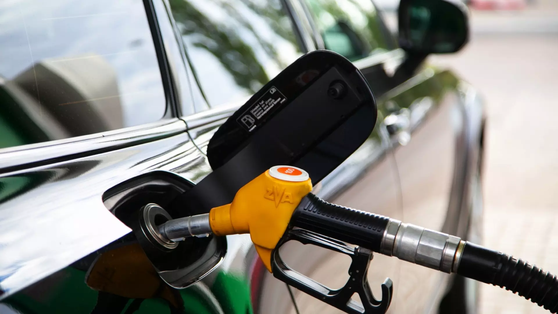 Новак заявил, что за растущие цены на топливо ответственны нефтетрейдеры