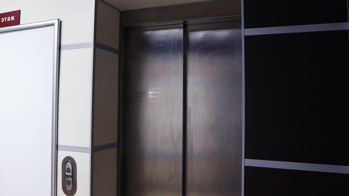 Неизвестные сломали все лифты в многоэтажке на Казанском шоссе