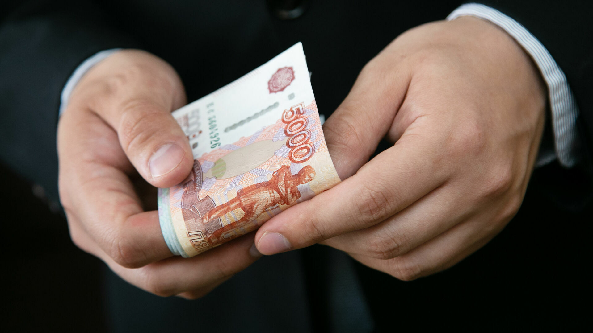 Мужчина хотел вызвать проституток, а нарвался на мошенников в Нижегородской области