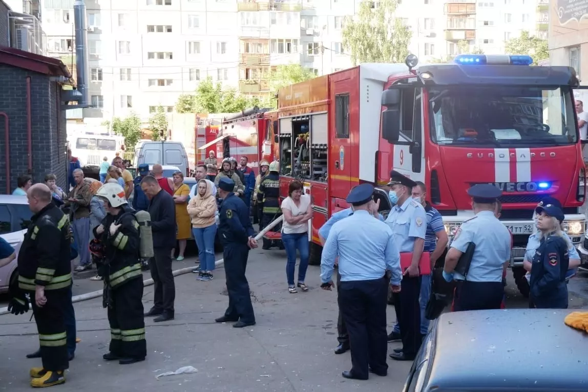 Эвакуация жильцов после взрыва на Краснодонцев 