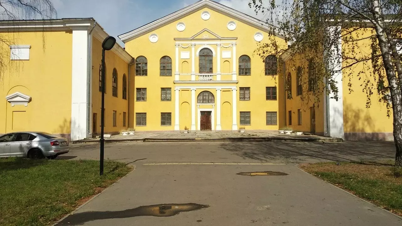 Дворец культуры завода «Красная Этна» на улице Премудрова